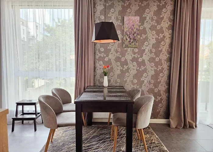 Modern Gem With An Office Corner At Jonas Hill Waterfront Apartamento